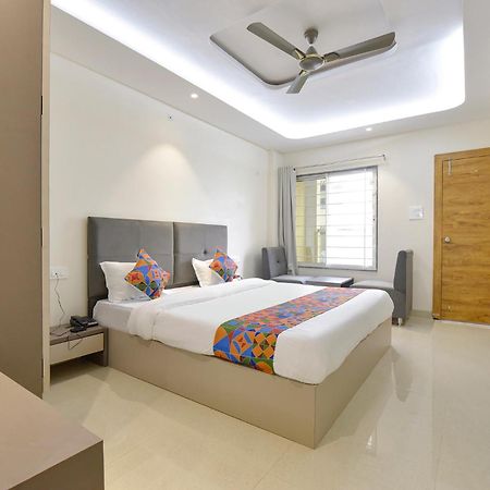 Fabhotel Synergy Stays อินดอร์ ภายนอก รูปภาพ