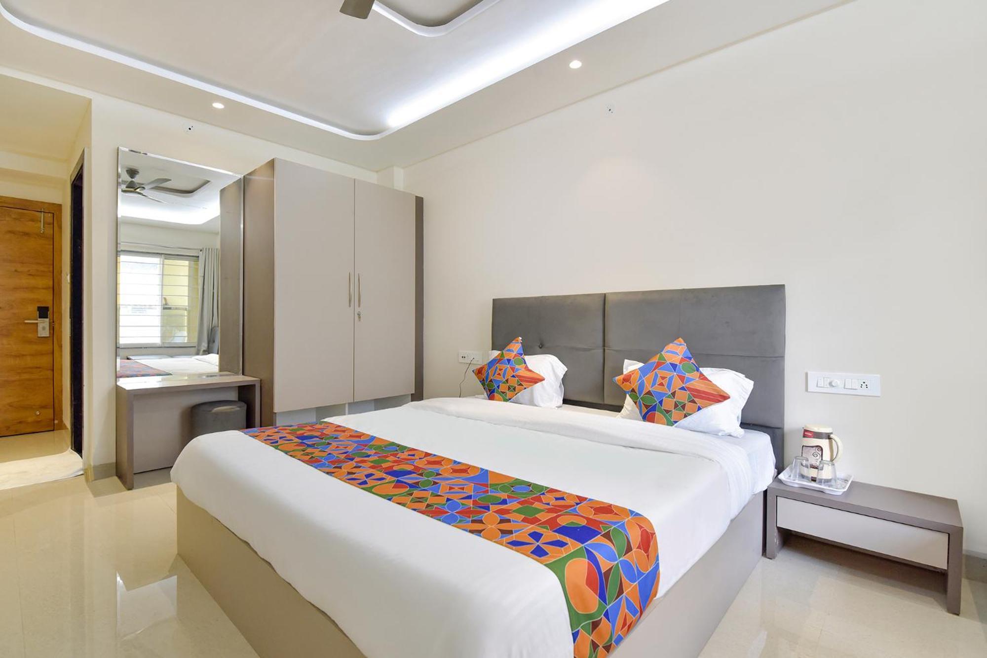 Fabhotel Synergy Stays อินดอร์ ภายนอก รูปภาพ