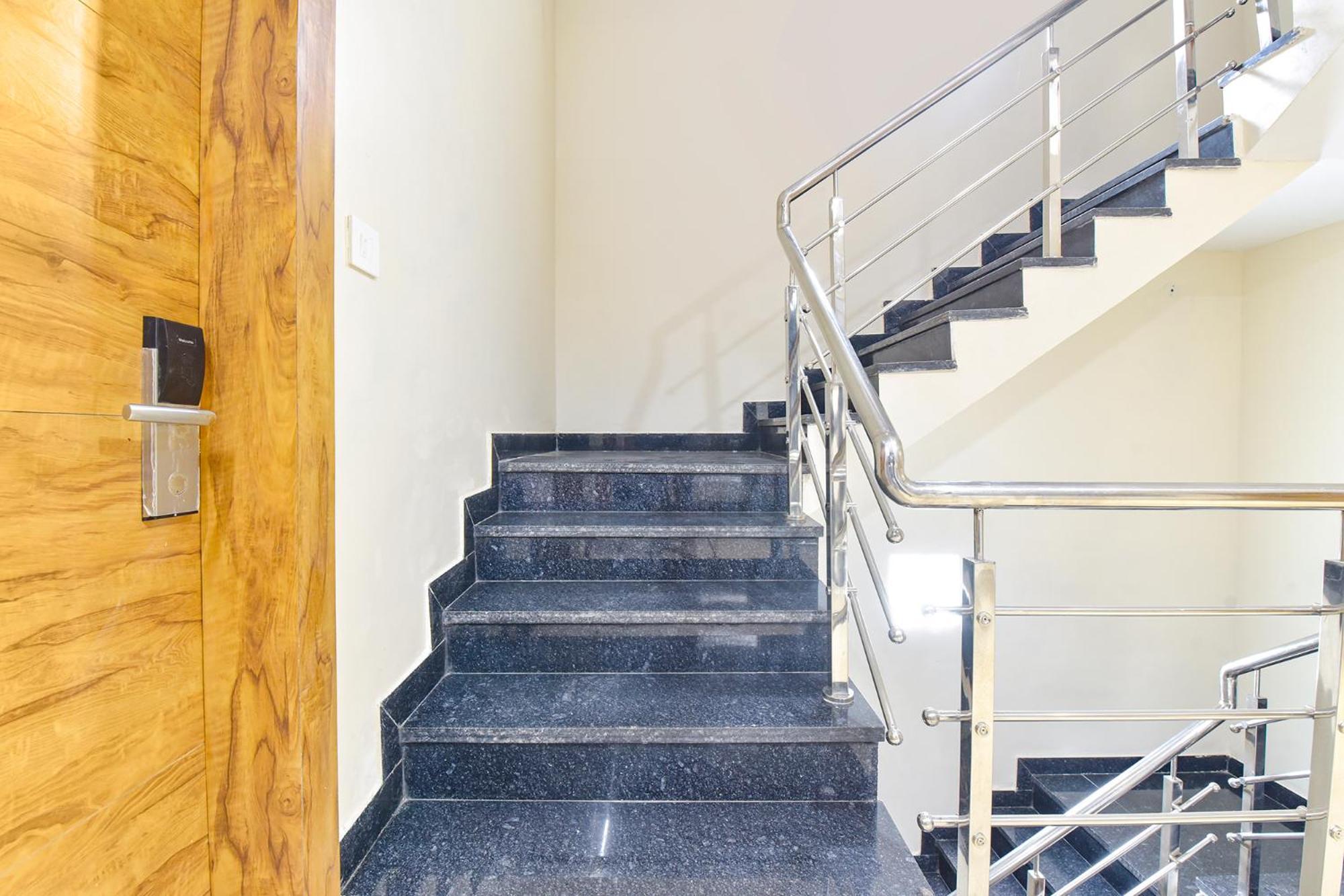 Fabhotel Synergy Stays อินดอร์ ภายนอก รูปภาพ