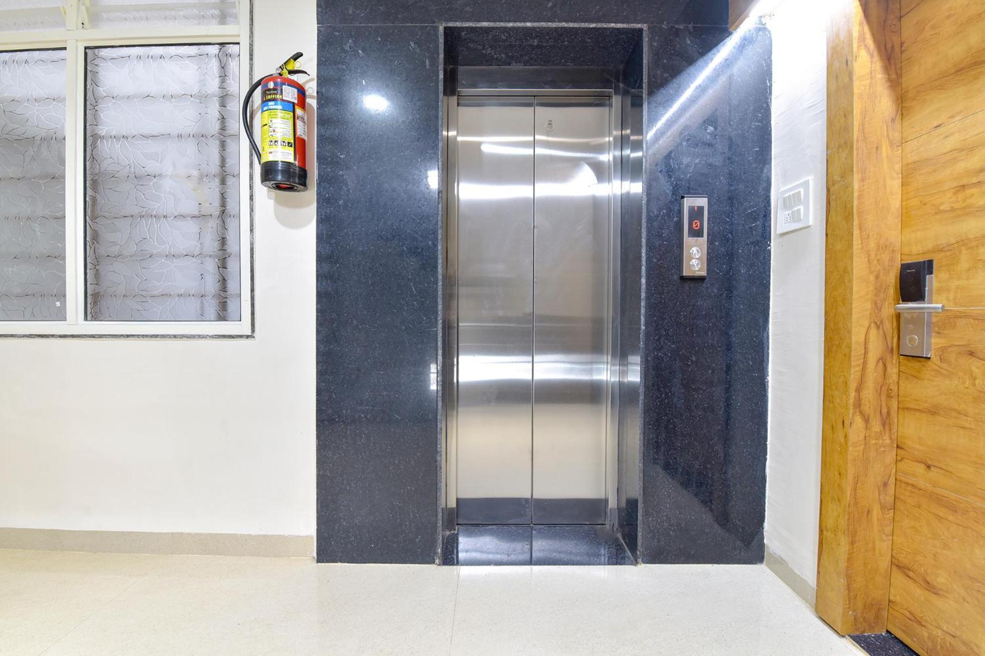 Fabhotel Synergy Stays อินดอร์ ภายนอก รูปภาพ